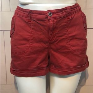 TORRID CARGO SHORTS BURGUNDY SIZE 24